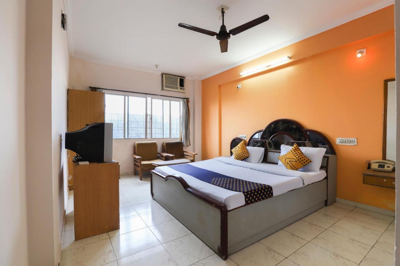 Spot On Hotel Shyam Inn Hālol Extérieur photo