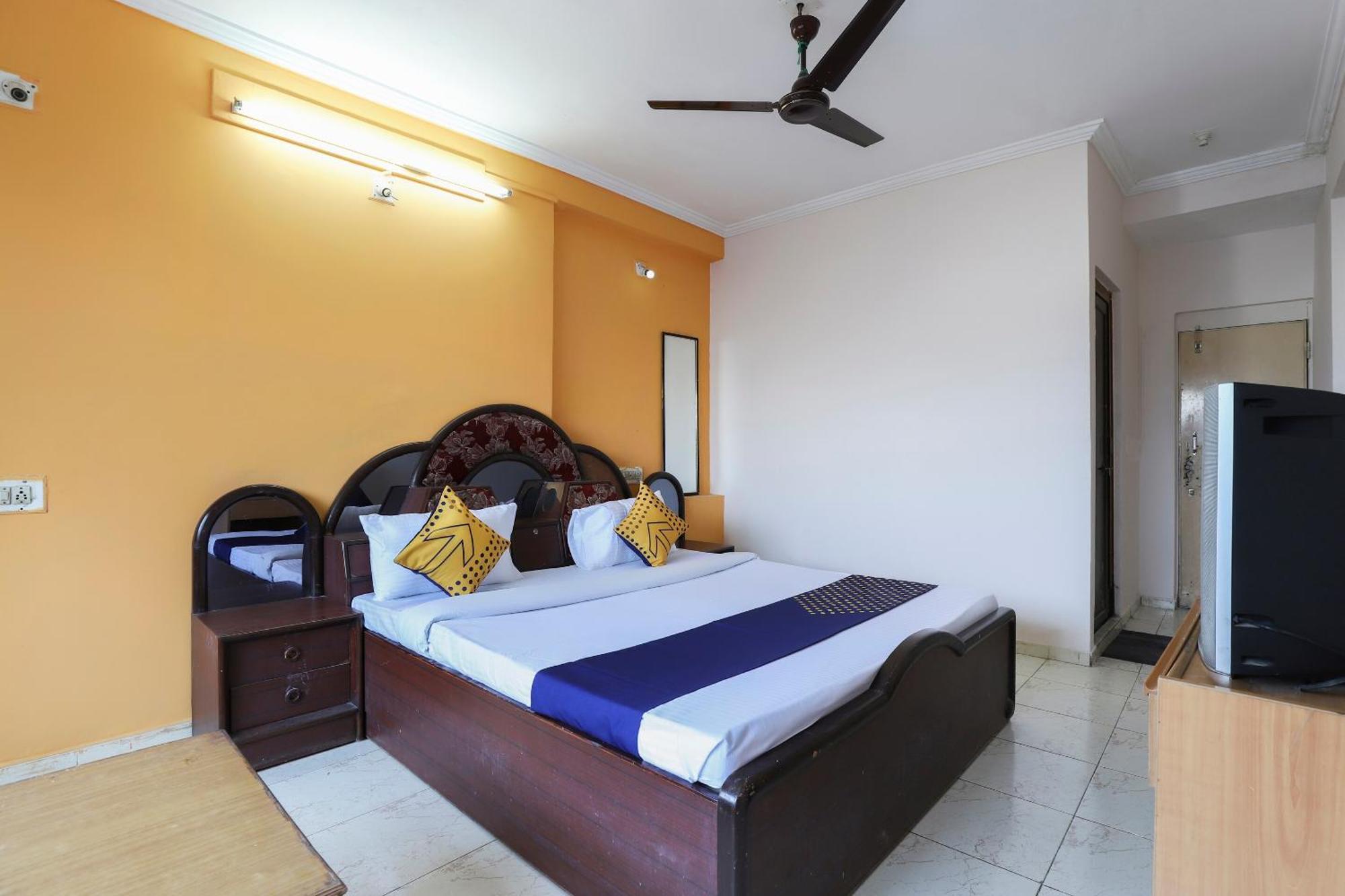 Spot On Hotel Shyam Inn Hālol Extérieur photo